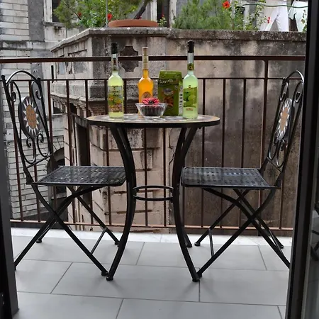 Chez Amelie & Jean-louis Katanya